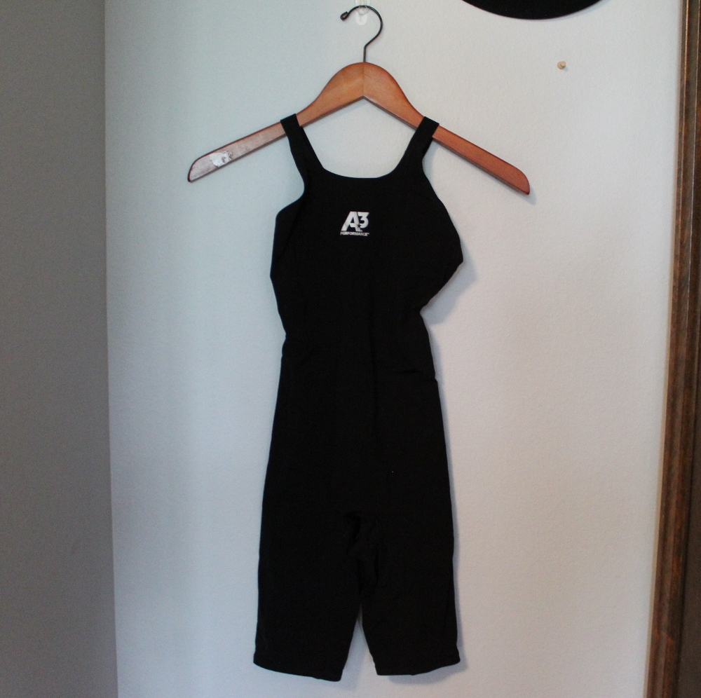 Stealth Female Open Back Kneeskin